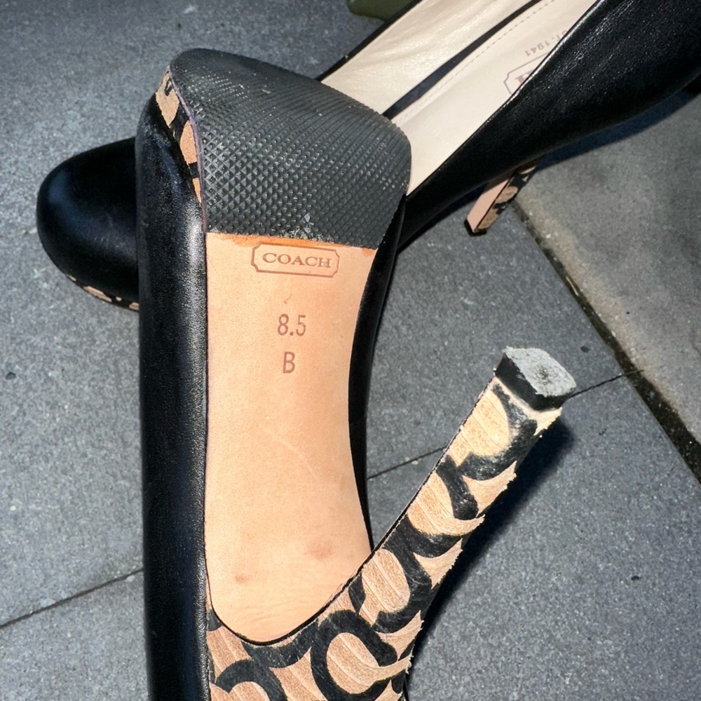 COACH classic black stiletto EUC - Picture 10 of 16